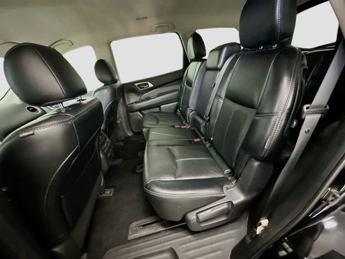 Used 2020 Nissan Pathfinder SL AWD/4WD image 29