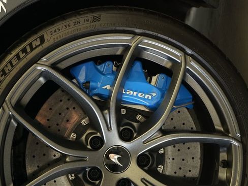 Used 2020 McLaren 720S Spider image 39