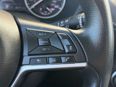 Used 2025 Nissan Sentra SV image 27