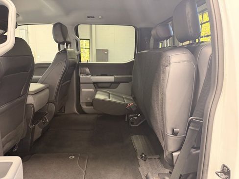 Used 2025 Ford F350 XLT w/ Black Appearance Package image 18