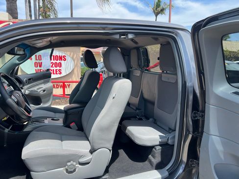 Used 2012 Toyota Tacoma PreRunner w/ SR5 Pkg RWD image 11