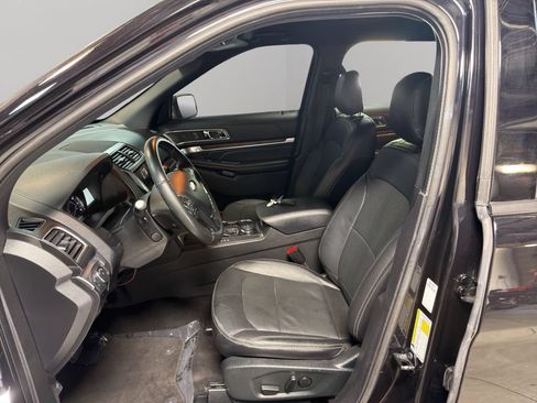 Used 2019 Ford Explorer Limited w/ Class III Trailer Tow Package AWD/4WD image 9