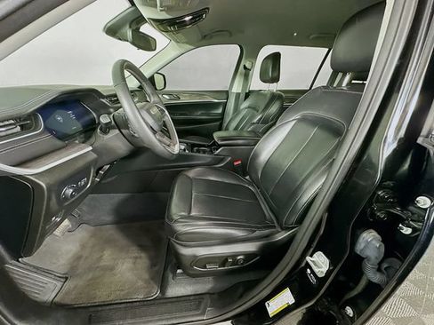 Used 2022 Jeep Grand Cherokee L Limited AWD/4WD image 27