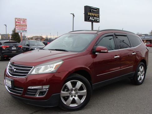 Used 2017 Chevrolet Traverse Premier image 3