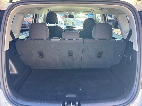 Used 2017 Kia Soul FWD image 18