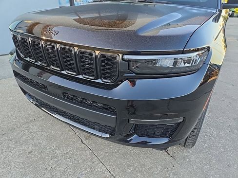 New 2025 Jeep Grand Cherokee L Limited w/ Luxury Tech Group II image 16
