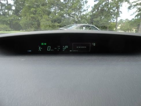 Used 2014 Toyota Prius Plug-In Hybrid image 10