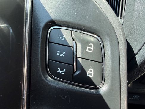 Used 2022 Ford F150 Lariat w/ Equipment Group 502A High AWD/4WD image 20