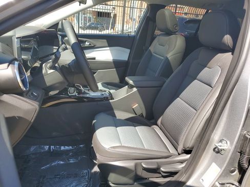 New 2026 Chevrolet Trax LT w/ Sunroof Package FWD image 18