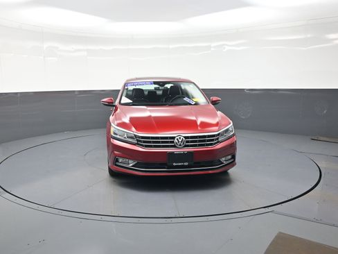 Used 2017 Volkswagen Passat 1.8T SEL Premium FWD image 8