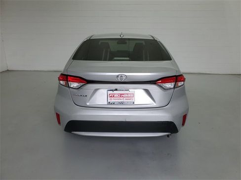 Used 2020 Toyota Corolla LE w/ LE Premium Package image 6