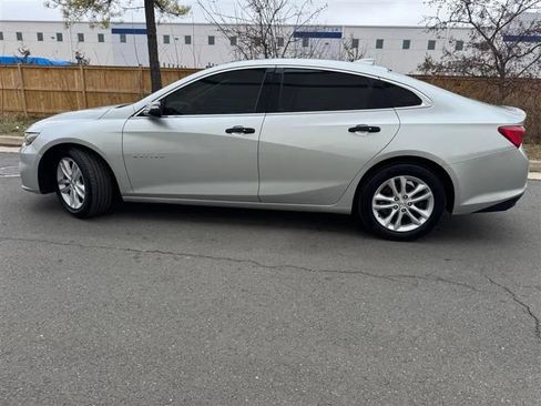 Used 2018 Chevrolet Malibu LT FWD image 5
