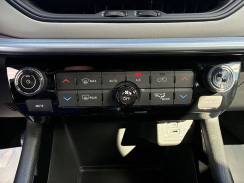 Used 2026 Jeep Compass Limited AWD/4WD image 28