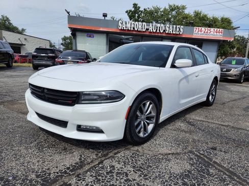 Used 2015 Dodge Charger SXT w/ Plus Group RWD image 9
