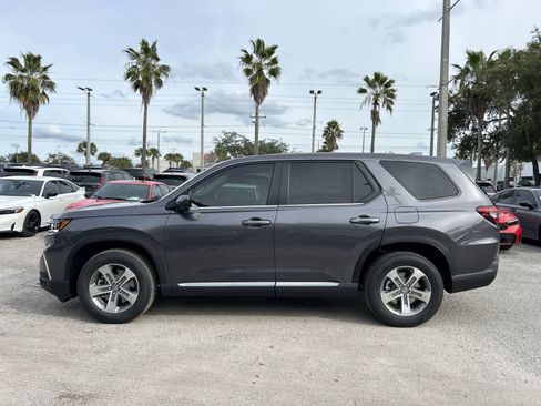 New 2025 Honda Pilot EX-L image 3
