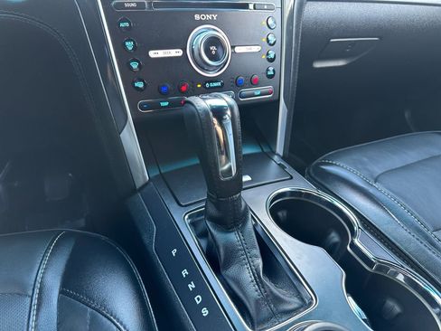 Used 2017 Ford Explorer Platinum image 15