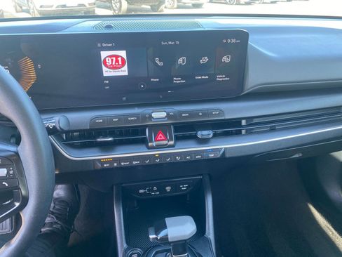 Used 2025 Kia K4 LXS image 17