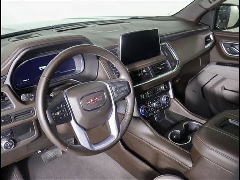 Used 2023 GMC Yukon SLT w/ SLT Premium Package RWD image 6