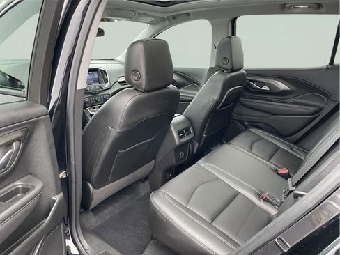 Used 2022 GMC Terrain SLT image 15