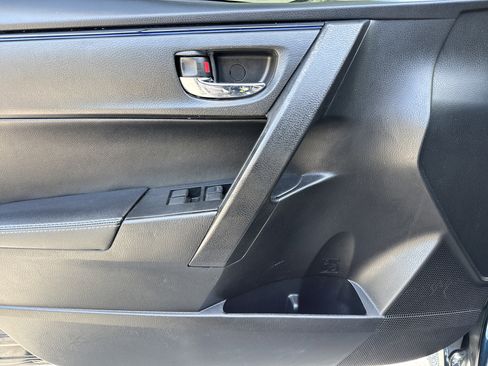 Used 2019 Toyota Corolla SE w/ SE Premium Package FWD image 14