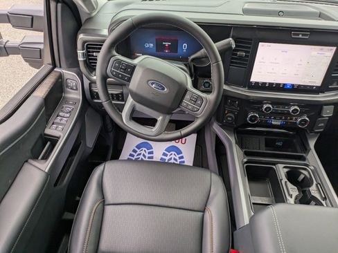 New 2026 Ford F250 Lariat w/ Black Appearance Package image 18