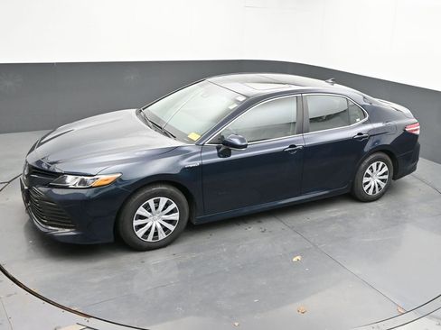 Used 2018 Toyota Camry LE w/ Audio Package FWD image 39