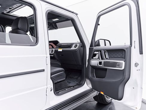 Used 2026 Mercedes-Benz G 63 AMG 4MATIC image 37