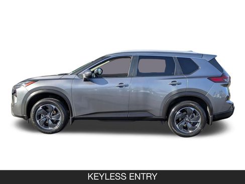 Used 2024 Nissan Rogue SV w/ SV Premium Package image 5