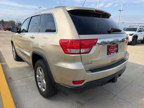 Used 2011 Jeep Grand Cherokee Limited w/ Trailer Tow Group AWD/4WD image 7