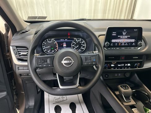 Certified 2024 Nissan Rogue SV image 3