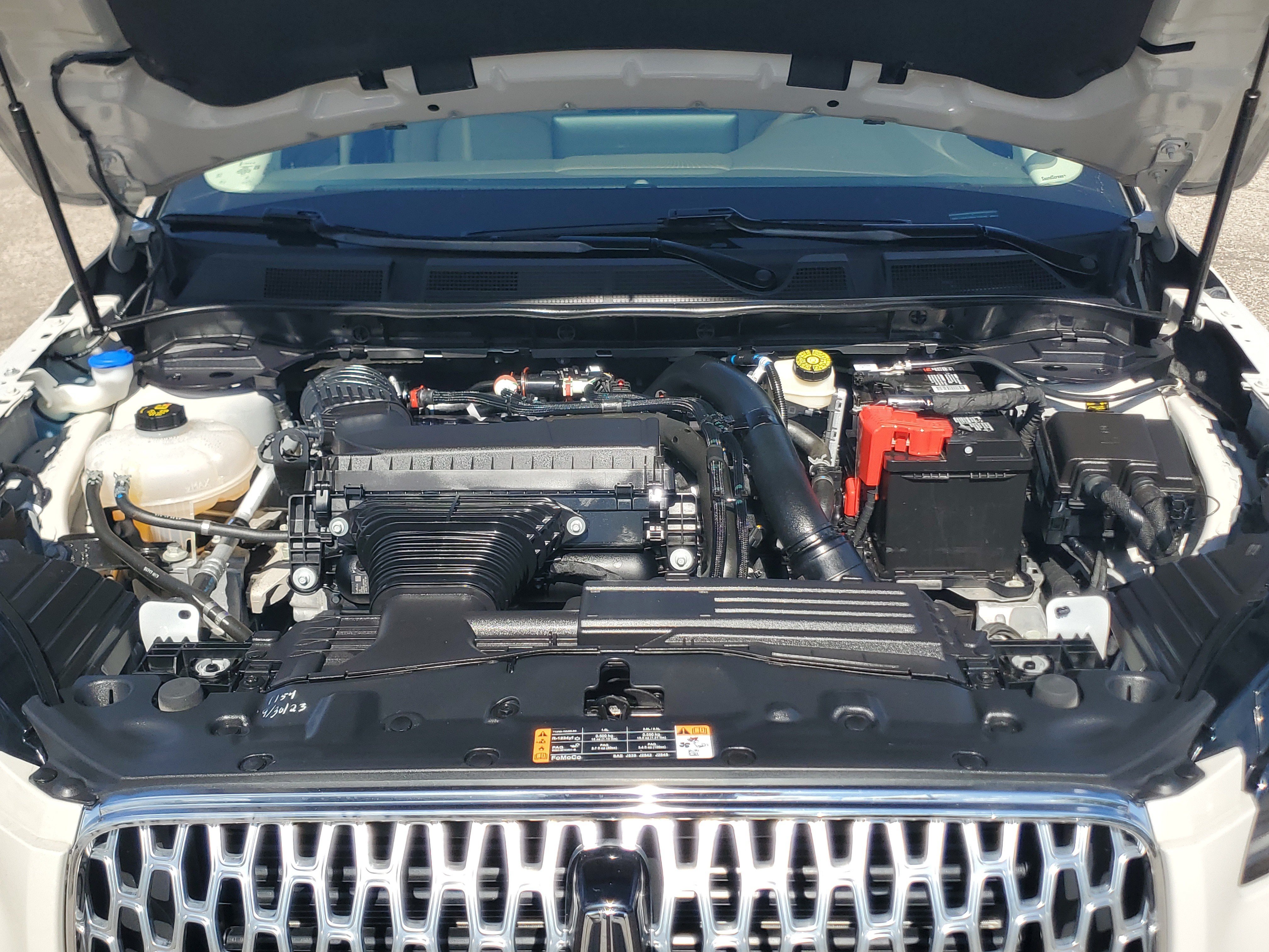 Certified 2023 Lincoln Corsair AWD image 8