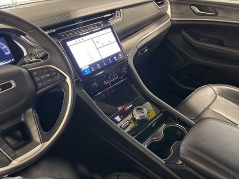 Used 2023 Jeep Grand Cherokee Limited w/ Luxury Tech Group II AWD/4WD image 27