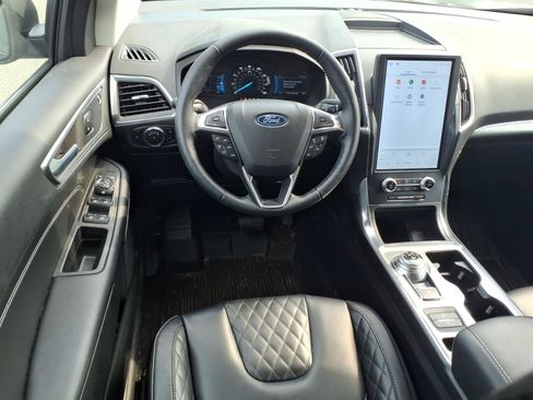 Certified 2023 Ford Edge Titanium AWD/4WD image 7