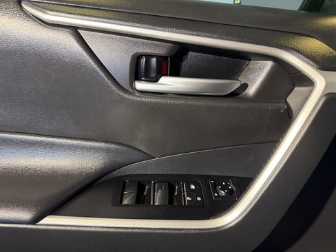 Used 2021 Toyota RAV4 XLE image 12
