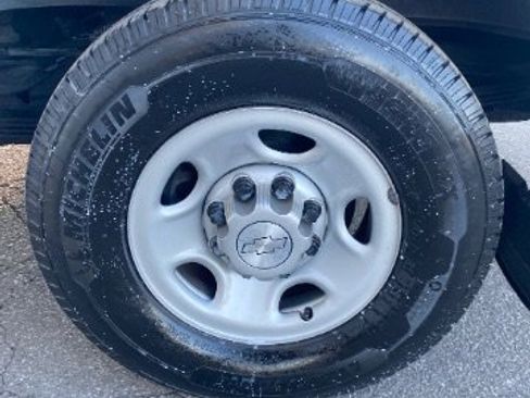 Used 2017 Chevrolet Express 3500 LS image 32