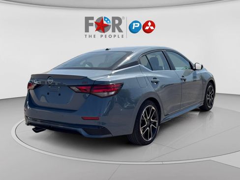 Used 2025 Nissan Sentra SR FWD image 5