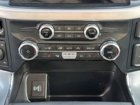 Certified 2022 Ford F150 XLT w/ Equipment Group 302A High image 26