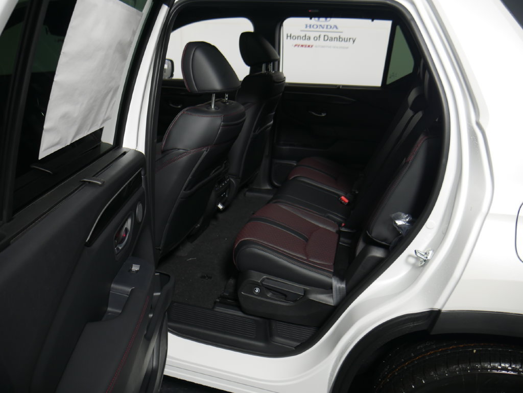 New 2026 Honda Pilot Black Edition image 16