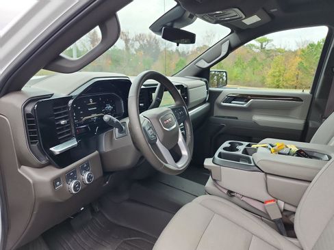 Certified 2025 GMC Sierra 1500 SLE image 15