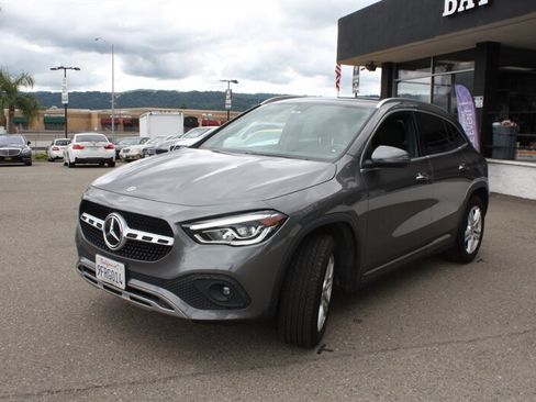 Used 2023 Mercedes-Benz GLA 250 w/ Premium Package image 2