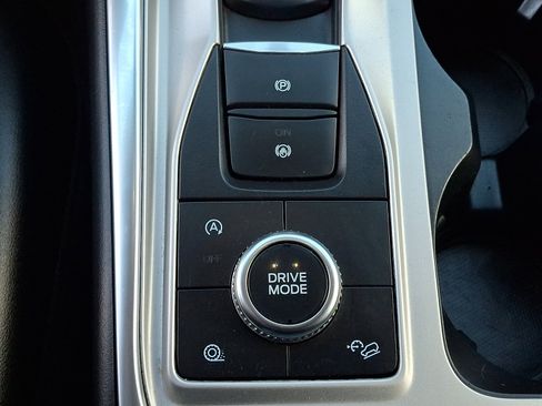 Used 2023 Ford Explorer XLT w/ Equipment Group 202A image 25