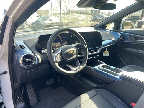 New 2026 Chevrolet Equinox EV LT AWD/4WD image 17