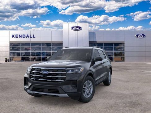 Used 2026 Ford Explorer Active AWD/4WD image 2