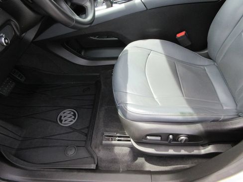 Certified 2019 Buick Enclave Essence FWD image 20