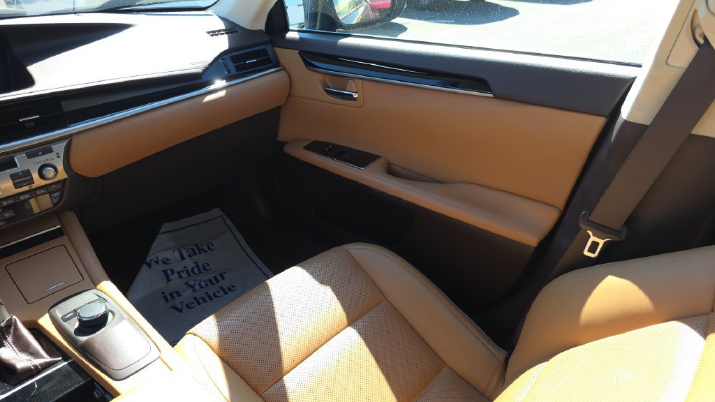 Used 2017 Lexus ES 350 w/ Accessory Package 2 FWD image 27