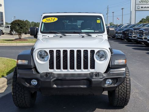 Used 2024 Jeep Wrangler Unlimited Sport AWD/4WD image 2