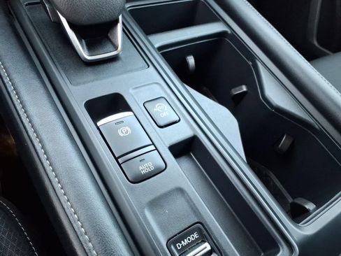 Certified 2025 Nissan Pathfinder S FWD image 24