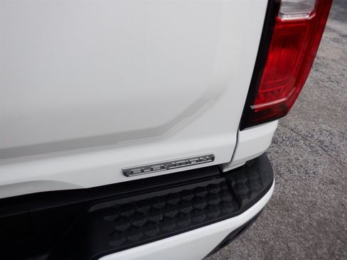Used 2025 GMC Canyon Elevation w/ Convenience Package AWD/4WD image 7