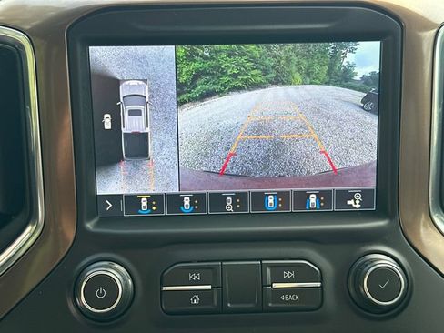 Used 2019 Chevrolet Silverado 1500 High Country w/ Technology Package AWD/4WD image 33