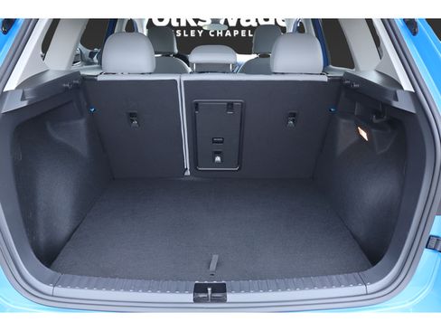Certified 2023 Volkswagen Taos SE w/ Panoramic Sunroof Package AWD/4WD image 19